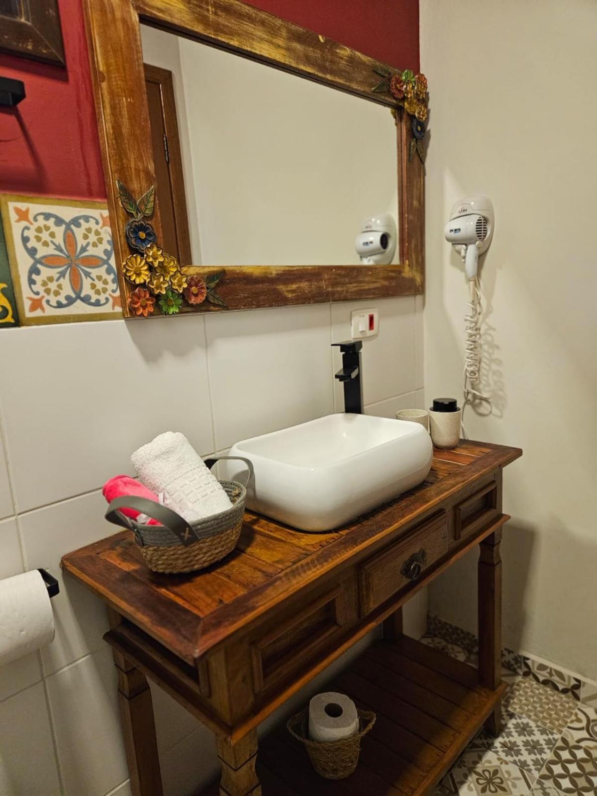 De Charme Emirados Pensão 3*